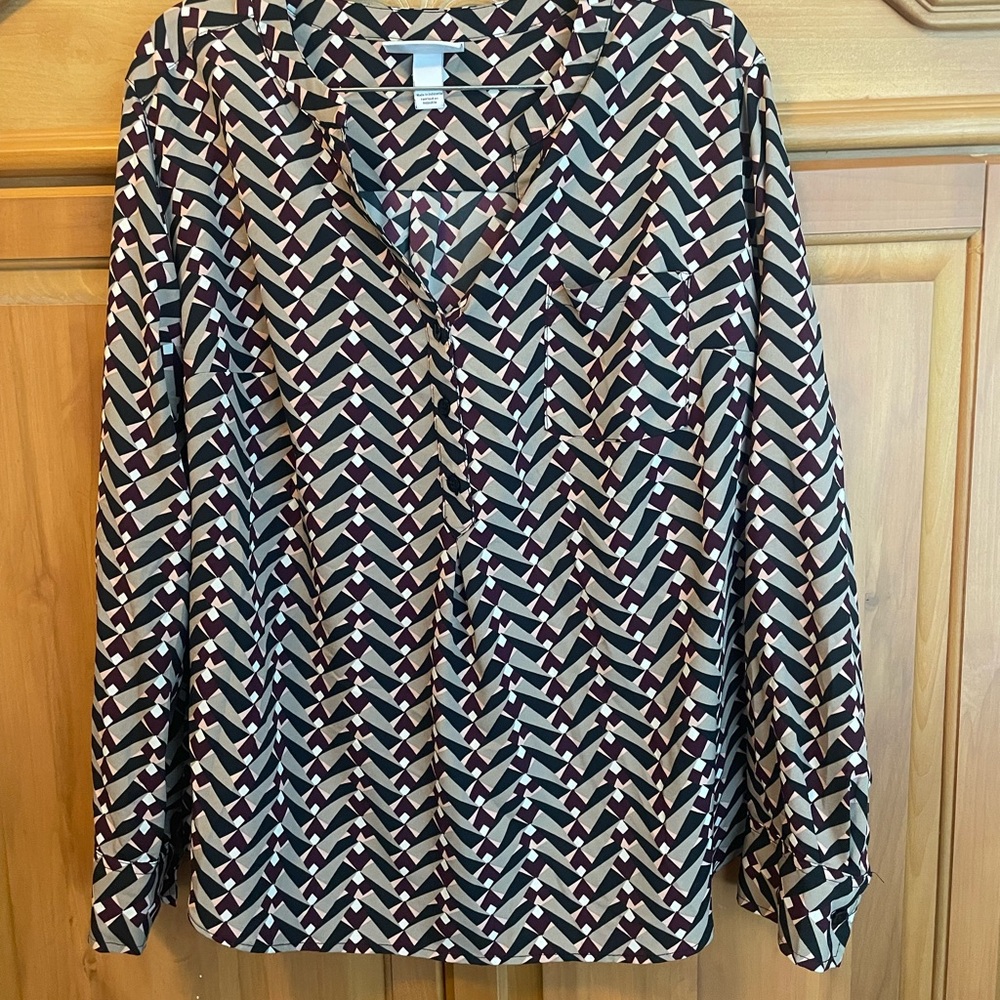 Pure Energy Black and White Notched Collar Blouse